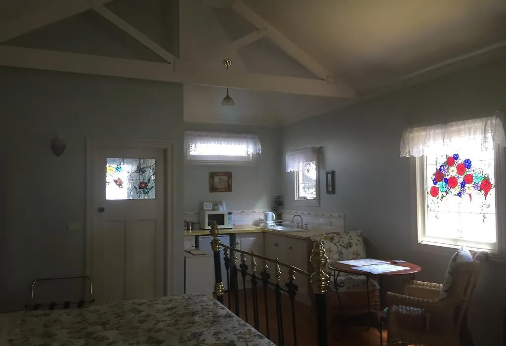 Braeside Garden Cottages-1